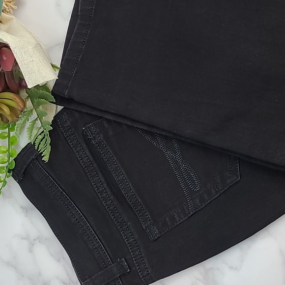 NWOT STYLE & CO BLACK SLIM LEG STRETCH JEANS - Picture 1 of 15